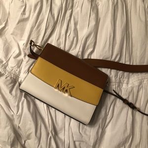Micheal Kors purse
